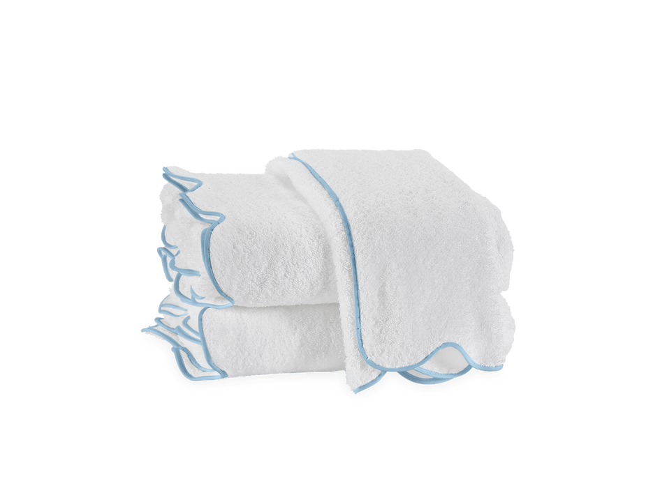 Cairo Scalloped Hand Towel With Piped Trim