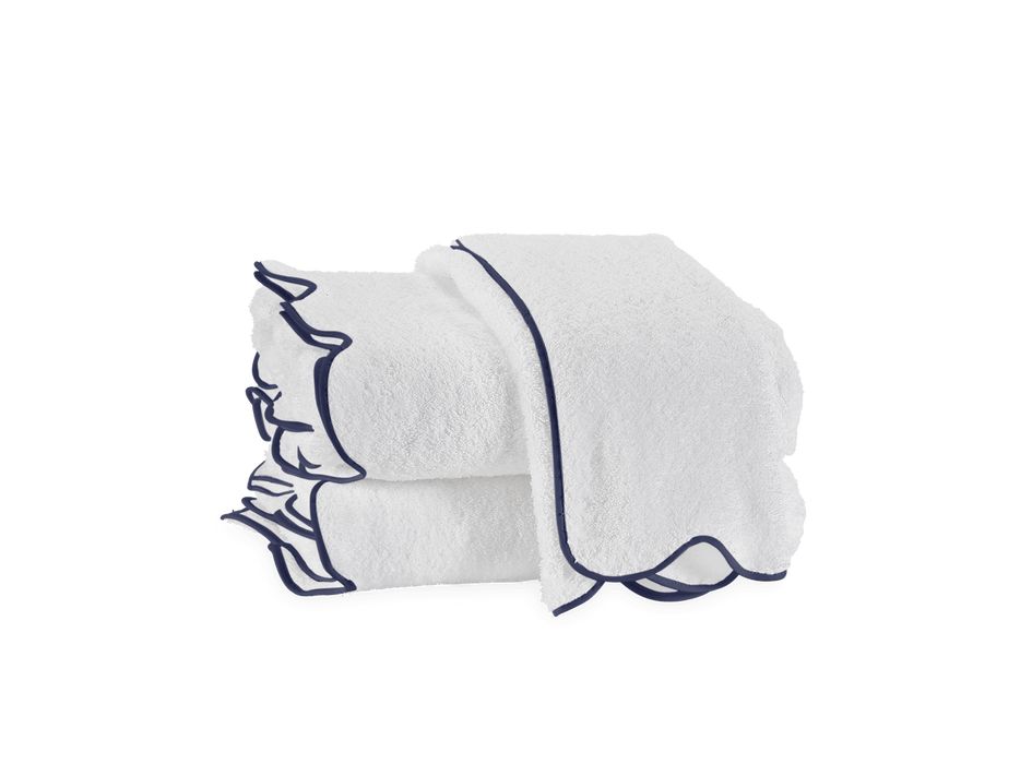 Cairo Scalloped Bath Towel With Piped Trim