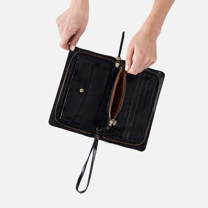 Evolve Wristlet