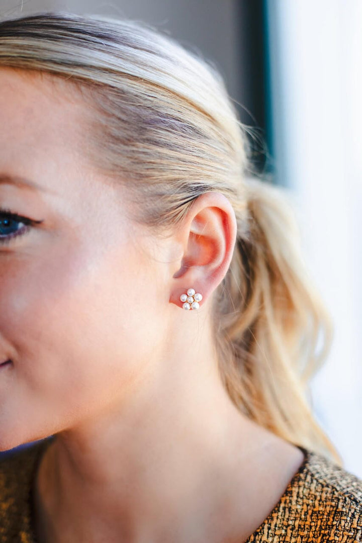 La Fleur Pearl Cluster Stud Womens Earrings Lisi Lerch 