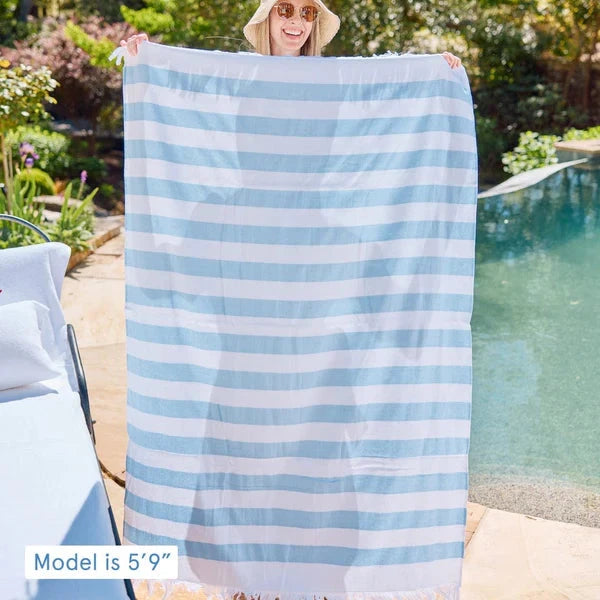 Packable Beach Towel - Hydrangea Beach Towels Weezie 