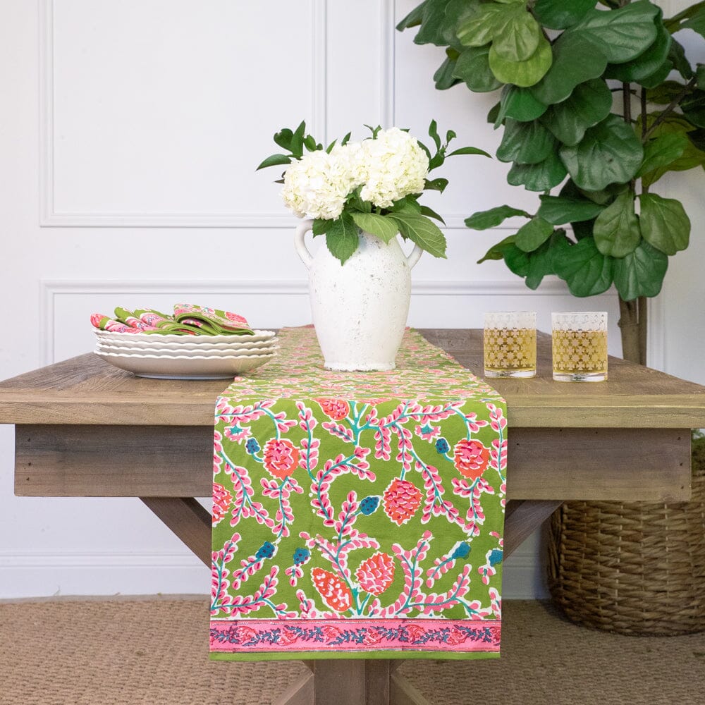 Palm Beach Pinecone Table Runner Table Runner Pomegranate 