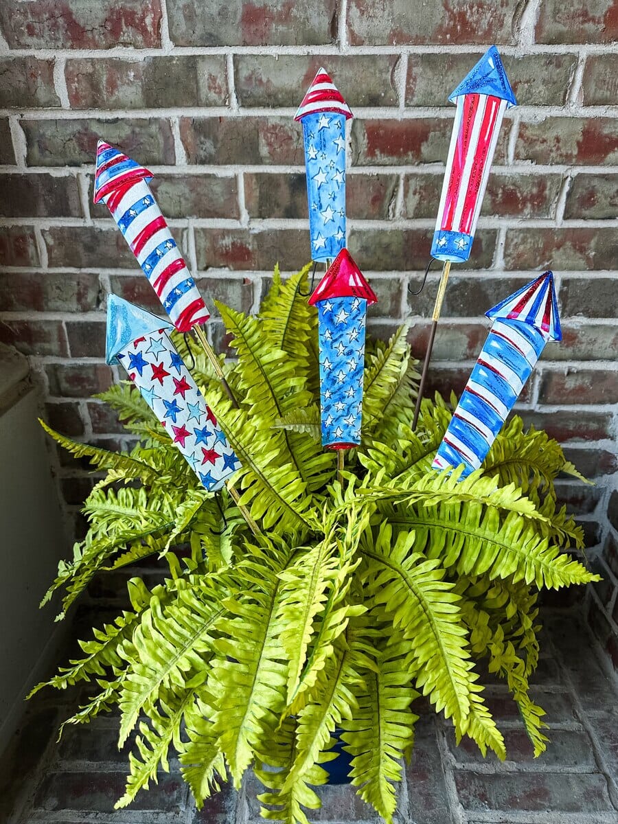 Patriotic Rockets Stakes Door Hanger Round Top Collection 