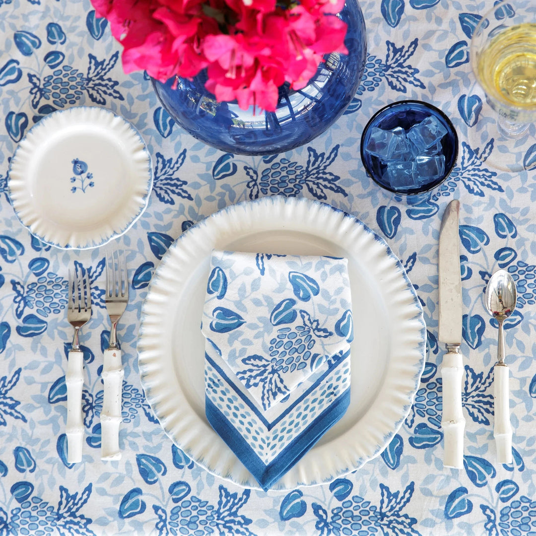 Pineapple Party Blue/White Napkins - Set of 4 Dinner Napkins Pomegranate 