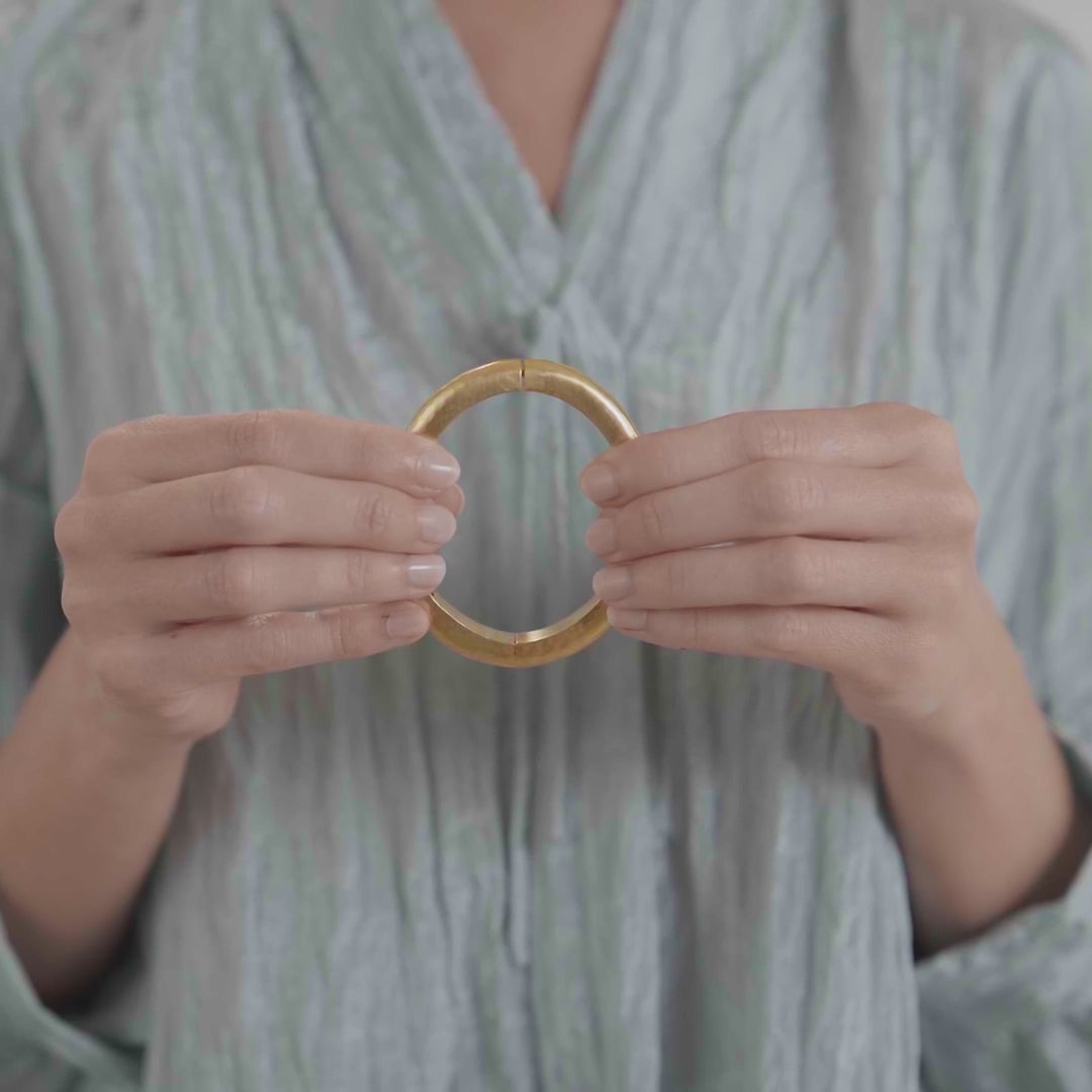 Catalina Hinge Bangle - Gold