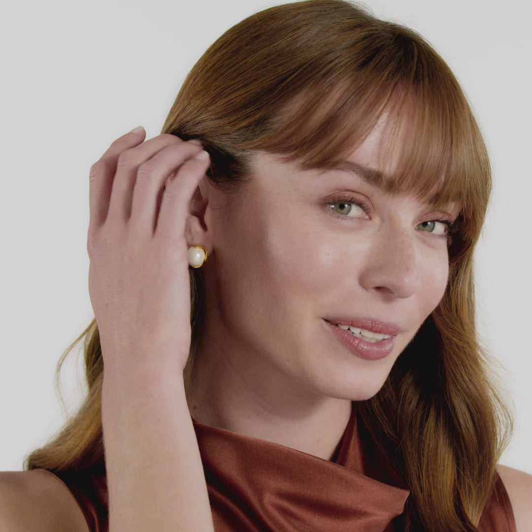 Penelope Pearl Stud Earrings