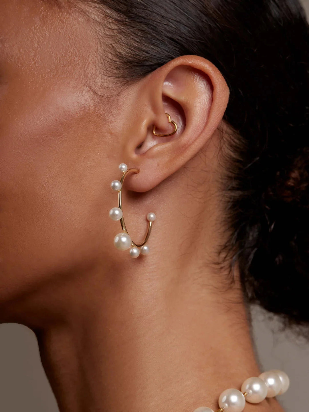 Small Decorative Pearl Hoop Earrings Womens Earrings Vioroo 