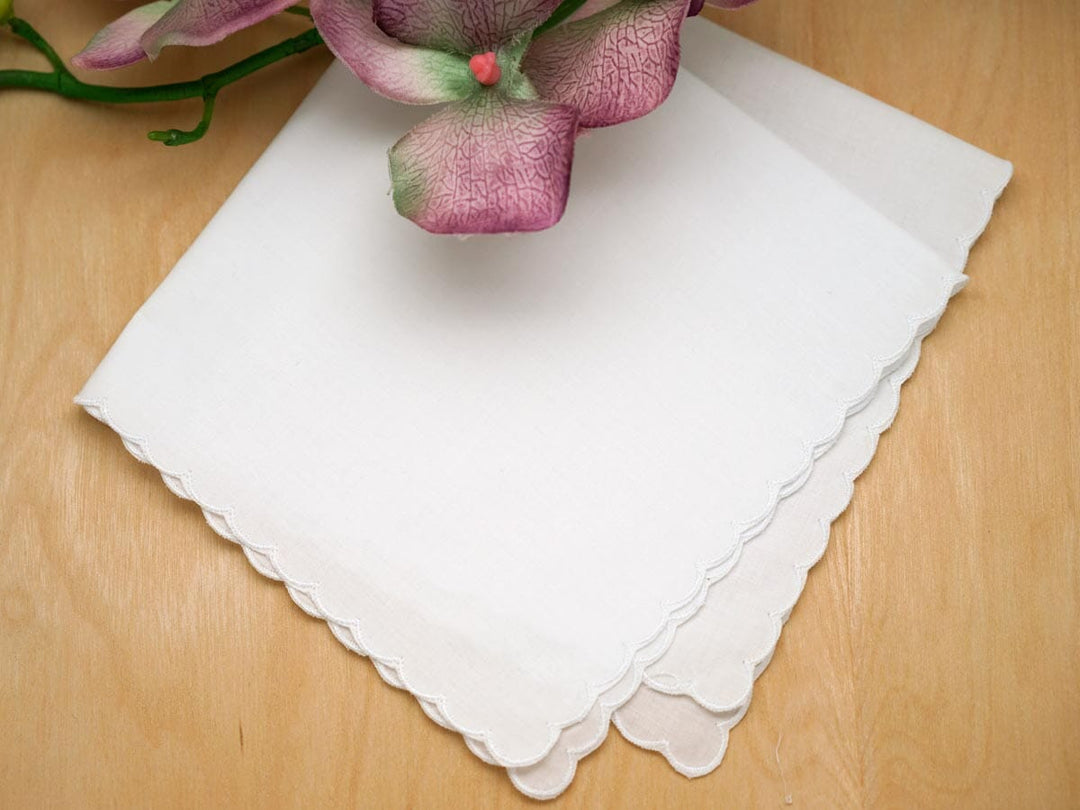 White Scallop Edge Ladies Handkerchief Handkerchief Bumblebee Linens 