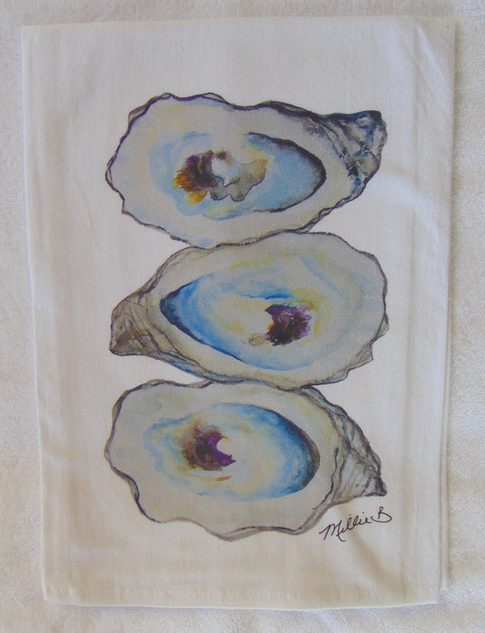 https://thehorseshoecrab.com/cdn/shop/products/hand-printed-kitchen-flour-sack-towels-kitchen-towel-low-country-linens-triple-oyster-253987_538x700.webp?v=1677689520